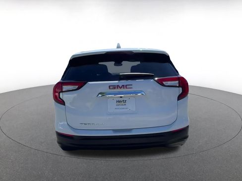 Used 2024 GMC Terrain SLE image 12