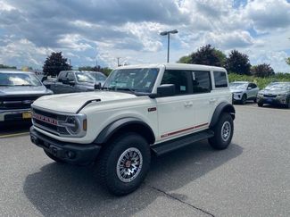 New 2026 Ford Bronco Outer Banks w/ Sasquatch Package AWD/4WD video 3
