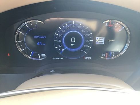 Used 2018 Cadillac Escalade Platinum image 25