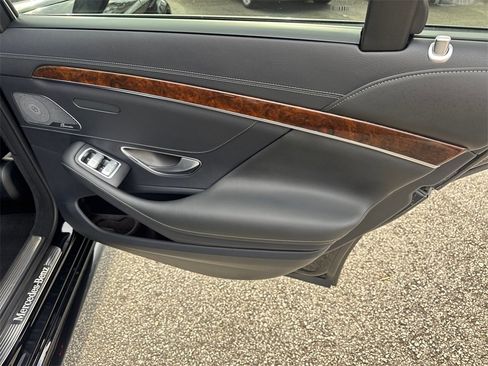 Used 2016 Mercedes-Benz S 550 4MATIC Sedan image 16