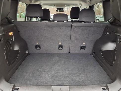 Used 2023 Jeep Renegade Latitude AWD/4WD image 19