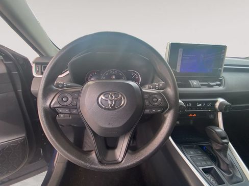 Used 2024 Toyota RAV4 XLE AWD/4WD image 12