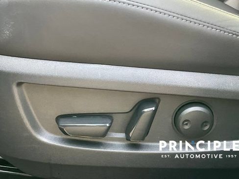 Used 2020 INFINITI QX50 Luxe w/ Navigation Package FWD image 15