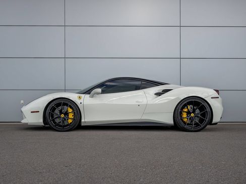Used 2018 Ferrari 488 GTB RWD image 9