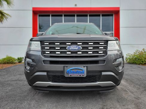 Used 2016 Ford Explorer XLT AWD/4WD image 2