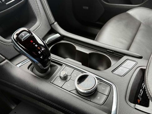 Used 2024 Cadillac XT6 Sport image 32