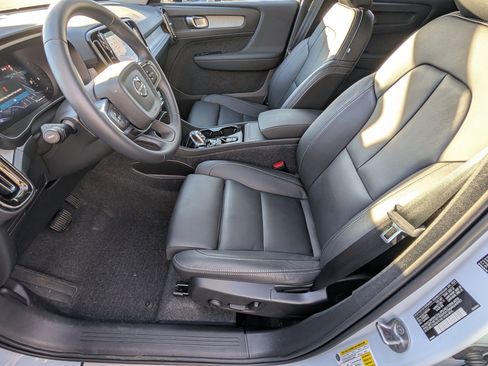 New 2026 Volvo XC40 B5 Plus w/ Protection Package Premier image 9