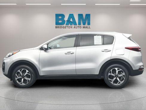 Used 2022 Kia Sportage LX AWD/4WD image 4