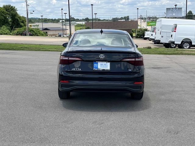 Used 2024 Volkswagen Jetta SE FWD image 5