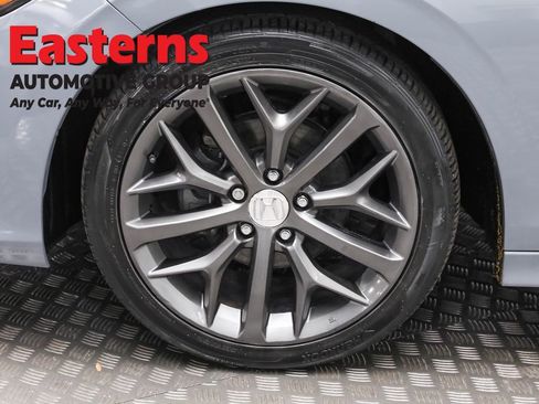 Used 2022 Honda Civic Touring image 32