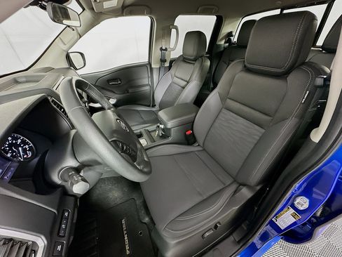 Used 2024 Nissan Frontier SV w/ SV Convenience Package RWD image 13