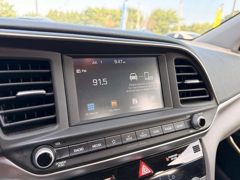 Used 2019 Hyundai Elantra Value Edition FWD image 16