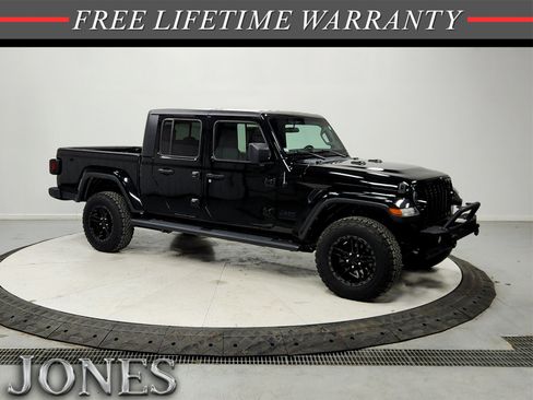 Used 2022 Jeep Gladiator Sport image 1