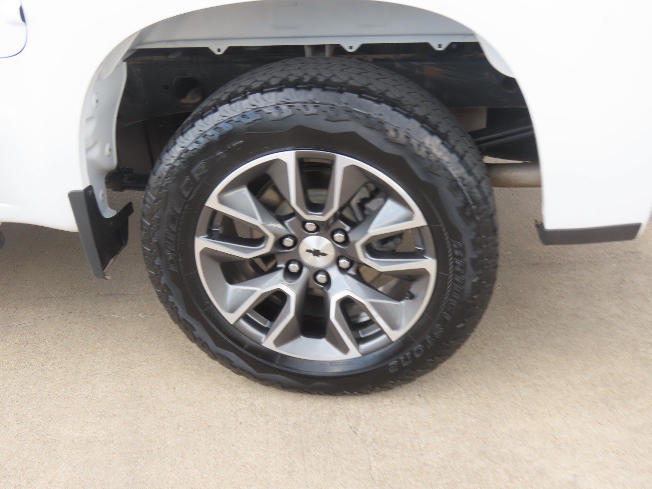 Used 2024 Chevrolet Silverado 1500 RST w/ Convenience Package II AWD/4WD image 17