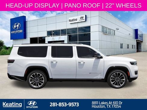 Used 2023 Jeep Wagoneer L Series III w/ Premium Group I AWD/4WD image 4