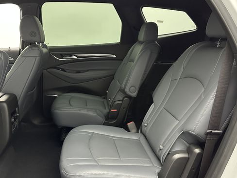 Used 2024 Buick Enclave Premium image 28