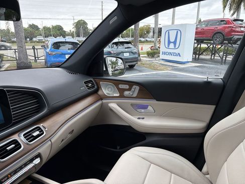 Used 2023 Mercedes-Benz GLS 450 4MATIC w/ AMG Line Exterior image 16