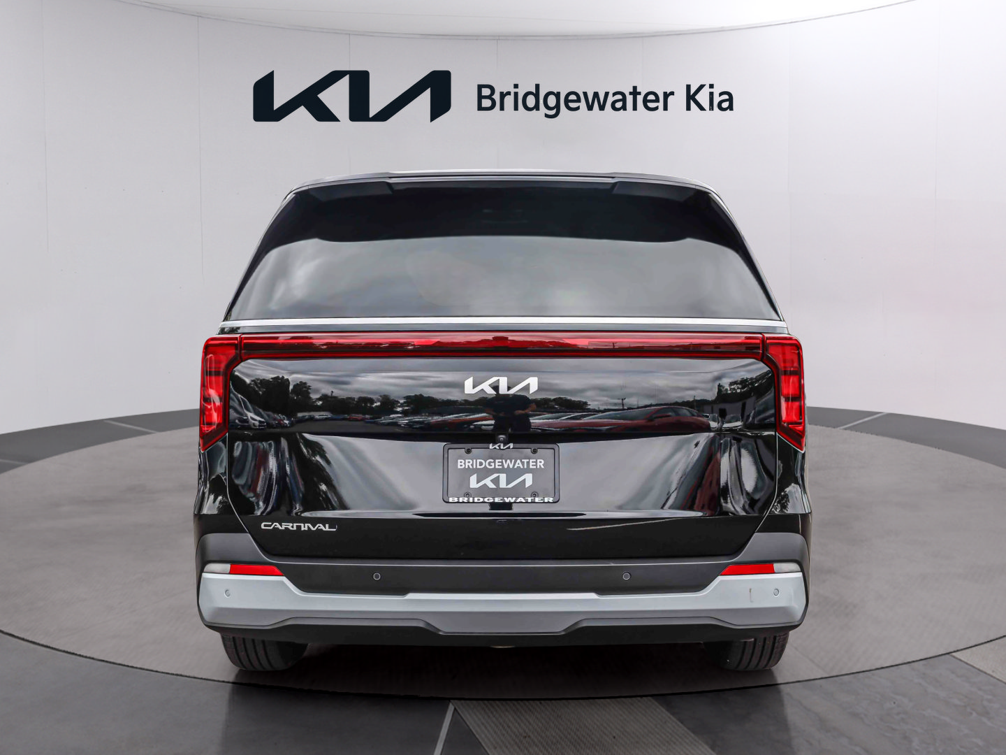 Used 2026 Kia Carnival FWD image 5