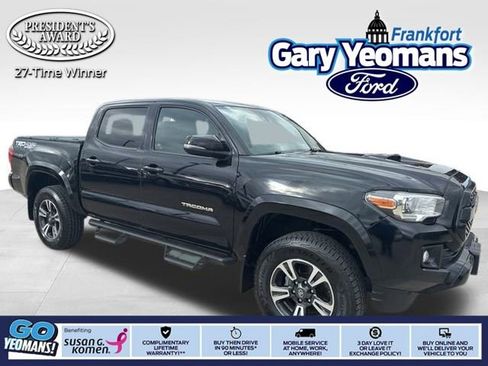 Used 2019 Toyota Tacoma TRD Sport image 1