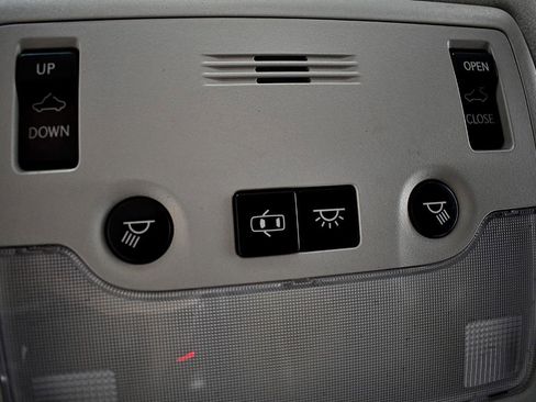 Used 2017 Lexus IS 300 AWD image 35