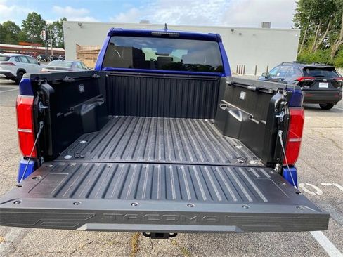 New 2025 Toyota Tacoma TRD Off-Road image 5