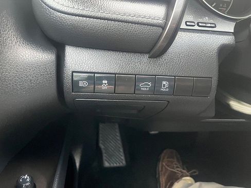 Used 2021 Toyota Camry SE image 36