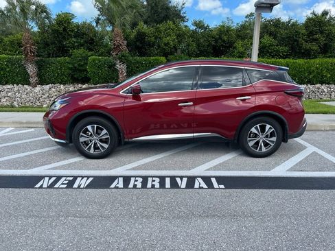 Used 2020 Nissan Murano SV FWD image 2