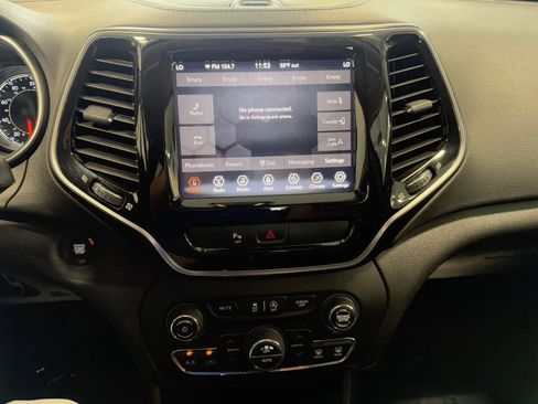 Used 2019 Jeep Cherokee Limited AWD/4WD image 37