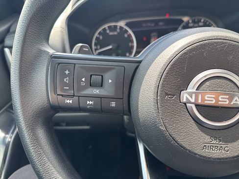 Used 2024 Nissan Rogue S image 18