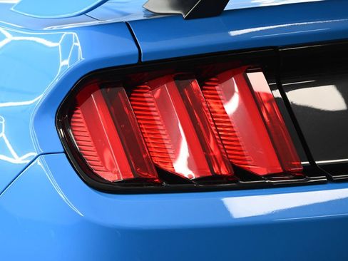 Used 2017 Ford Mustang GT w/ GT Performance Package RWD image 12