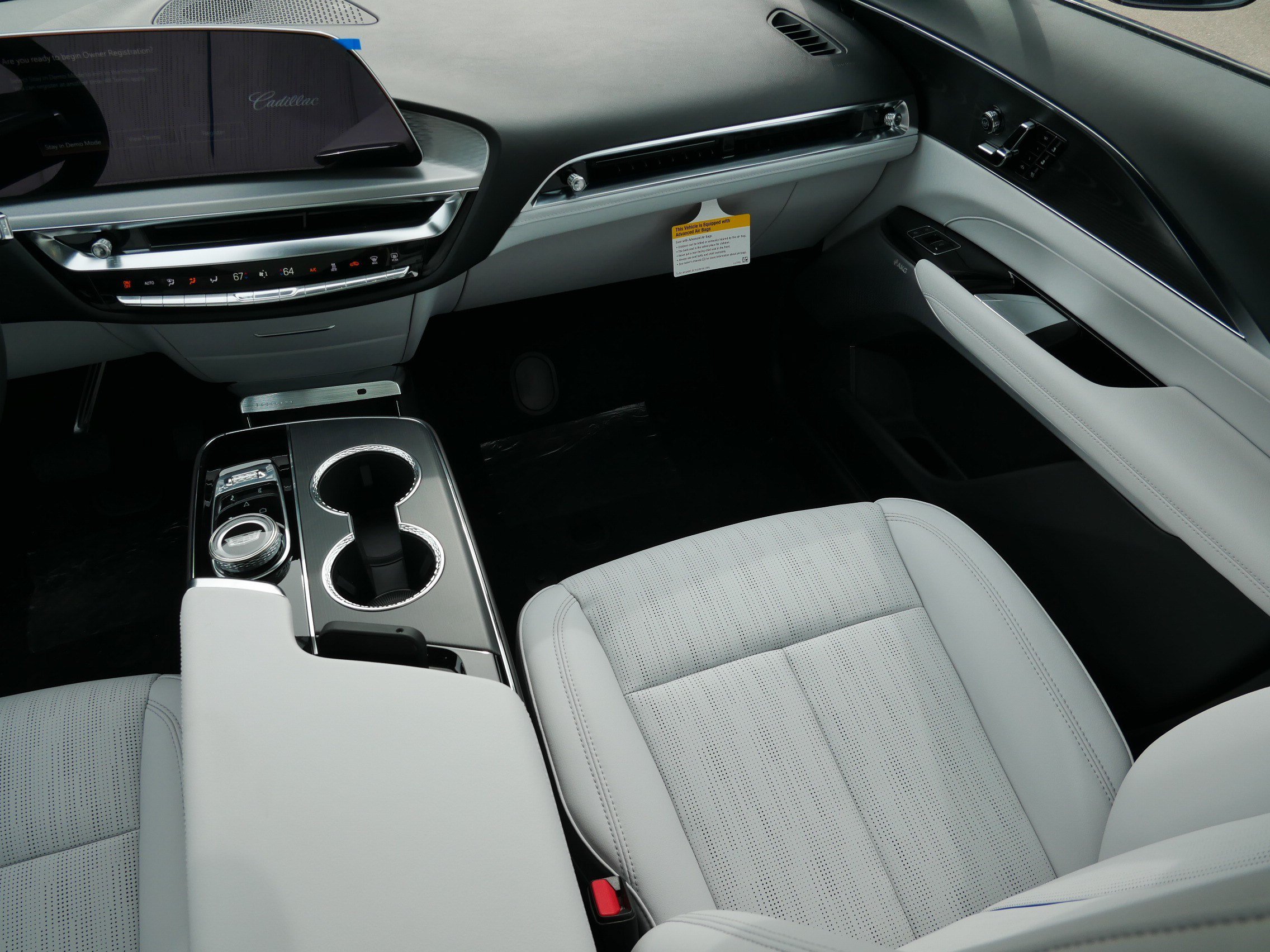 Used 2026 Cadillac Lyriq Premium Sport w/ LPO, Floor Liner Package AWD/4WD image 11