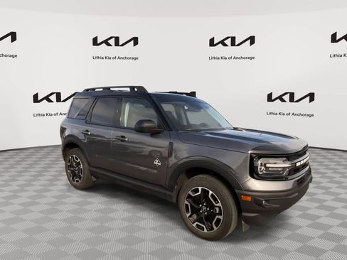 Used 2024 Ford Bronco Sport Outer Banks w/ Tech Package AWD/4WD image 3