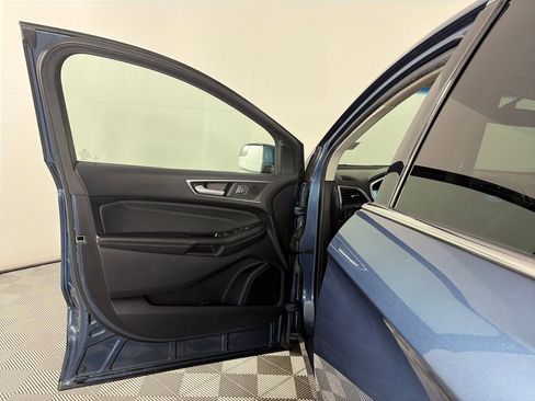 Used 2018 Ford Edge Titanium w/ Equipment Group 301A AWD/4WD image 10