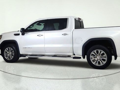 Used 2022 GMC Sierra 1500 Denali w/ Driver Alert Package II AWD/4WD image 4