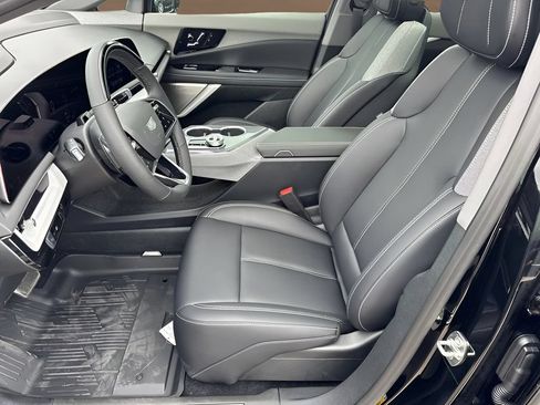 New 2027 Cadillac Optiq Luxury w/ LPO, Floor Liner Package AWD/4WD image 11