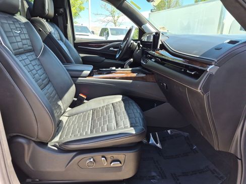 Used 2022 Cadillac Escalade Sport Platinum AWD/4WD image 30