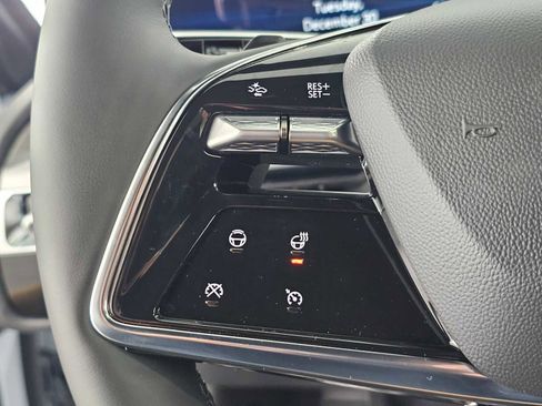 New 2026 Cadillac Lyriq Sport image 28