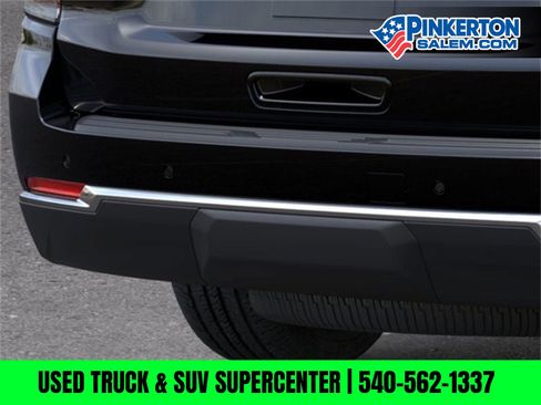 New 2025 Chevrolet Suburban LS image 14