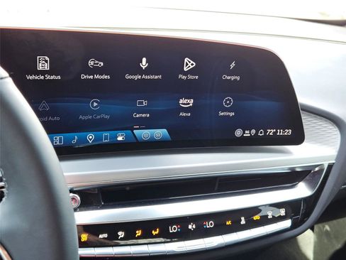 New 2025 Cadillac Lyriq Sport w/ LPO, Floor Liner Package AWD/4WD image 17