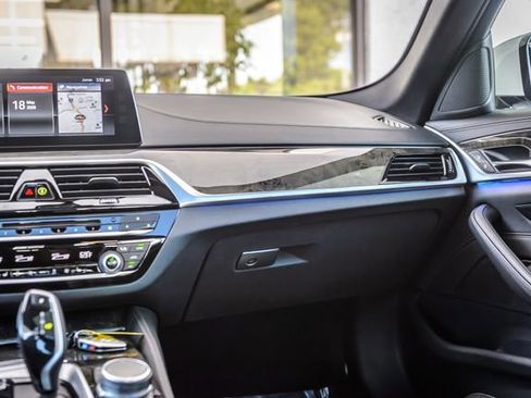 Used 2018 BMW 540i w/ M Sport Package RWD image 38