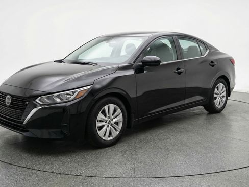 Used 2025 Nissan Sentra S image 3