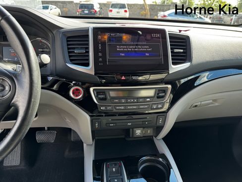 Used 2017 Honda Pilot Touring image 20