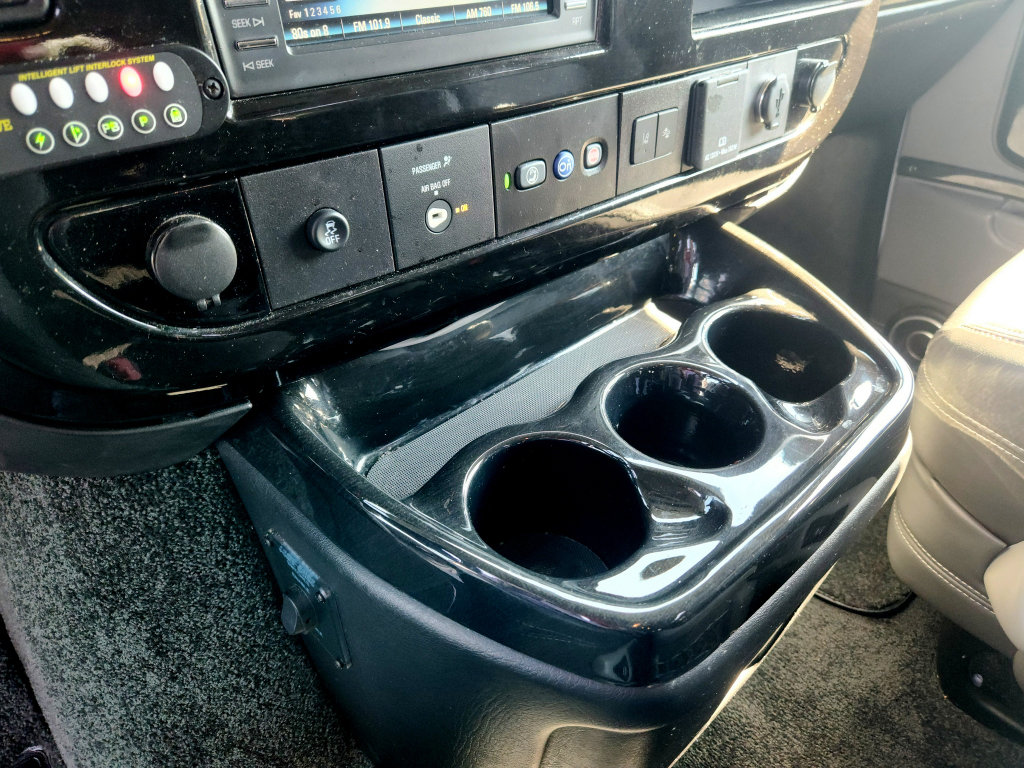 Used 2020 Chevrolet Express 2500 Extended w/ Enhanced Convenience Package RWD image 31