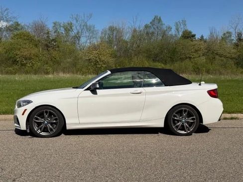 Used 2016 BMW M235i xDrive Convertible AWD/4WD image 22