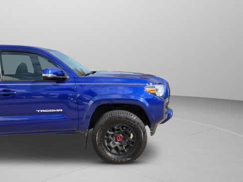 Used 2023 Toyota Tacoma SR5 w/ Technology Package AWD/4WD image 32