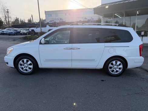 Used 2007 Hyundai Entourage GLS image 4