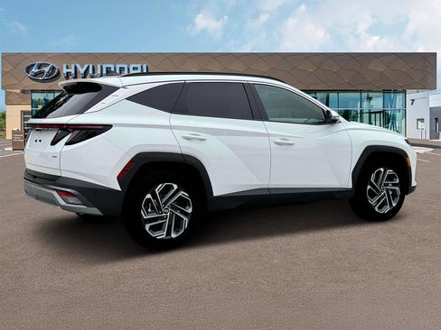New 2025 Hyundai Tucson Limited image 8