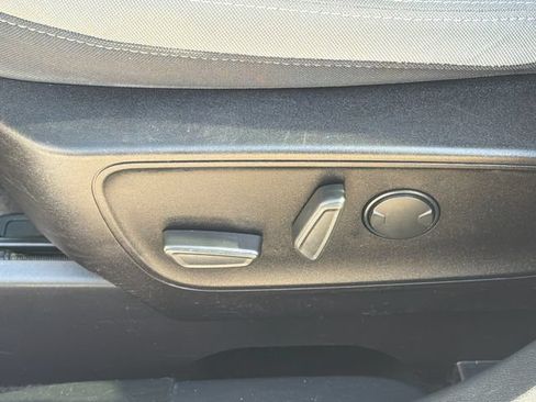 Used 2020 Ford Escape SE FWD image 21