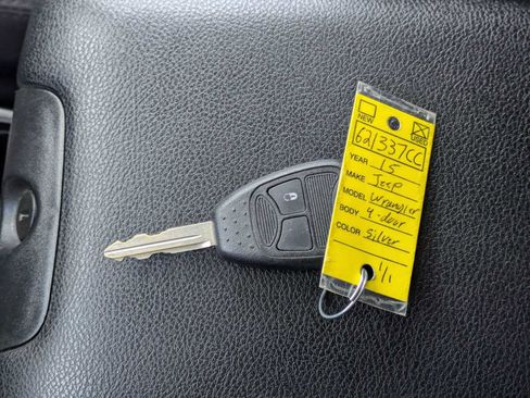 Used 2015 Jeep Wrangler Unlimited Sport AWD/4WD image 32
