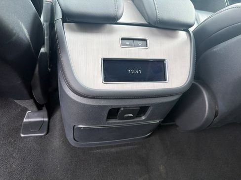 Used 2025 Lincoln Navigator Reserve AWD/4WD image 13